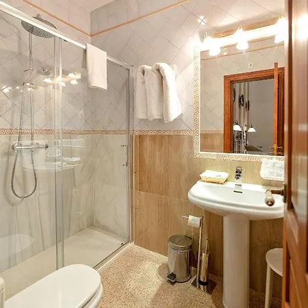 Hotel Alvar Fanez 4*