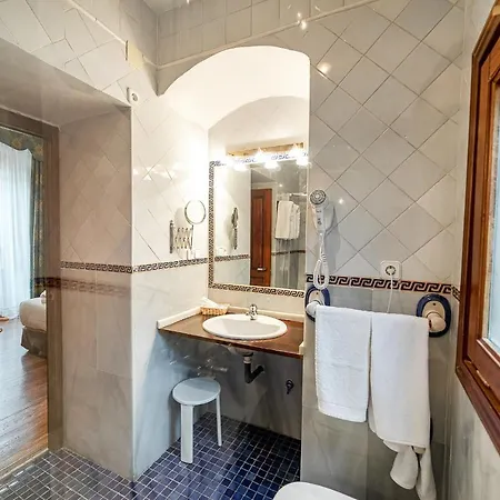 Alvar Fanez Hotel